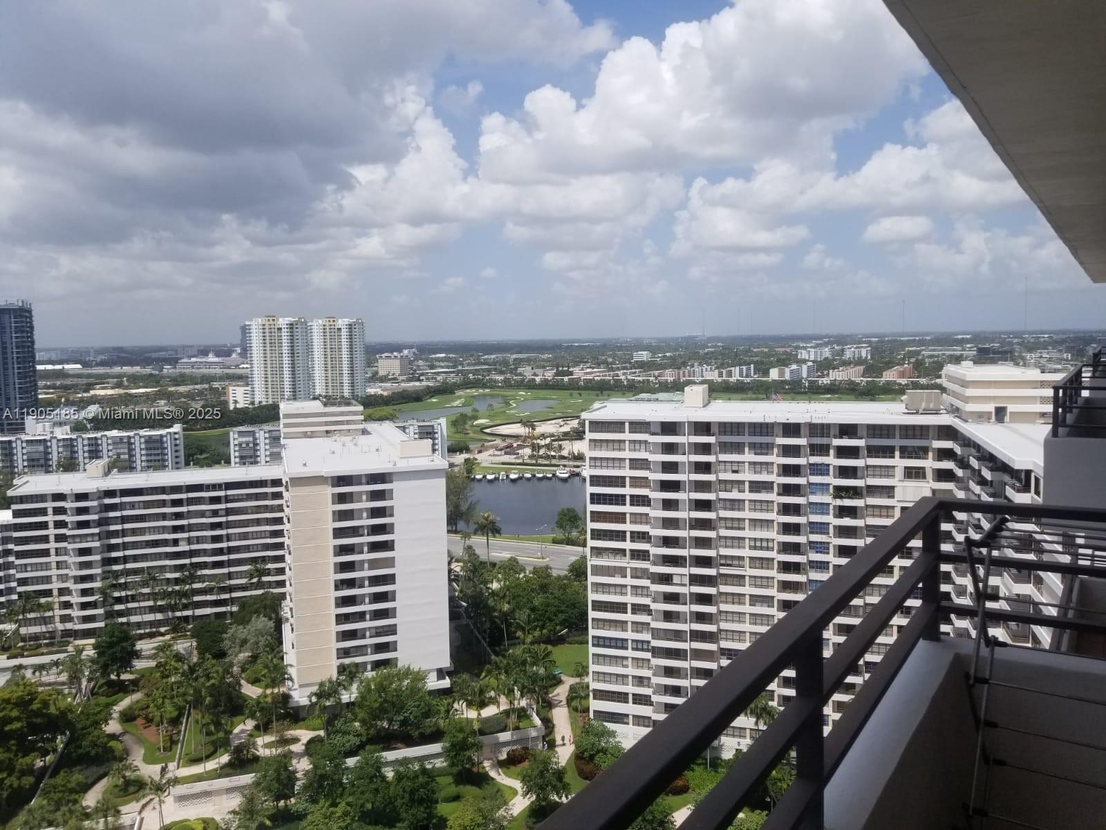 2500 Parkview Dr 2517