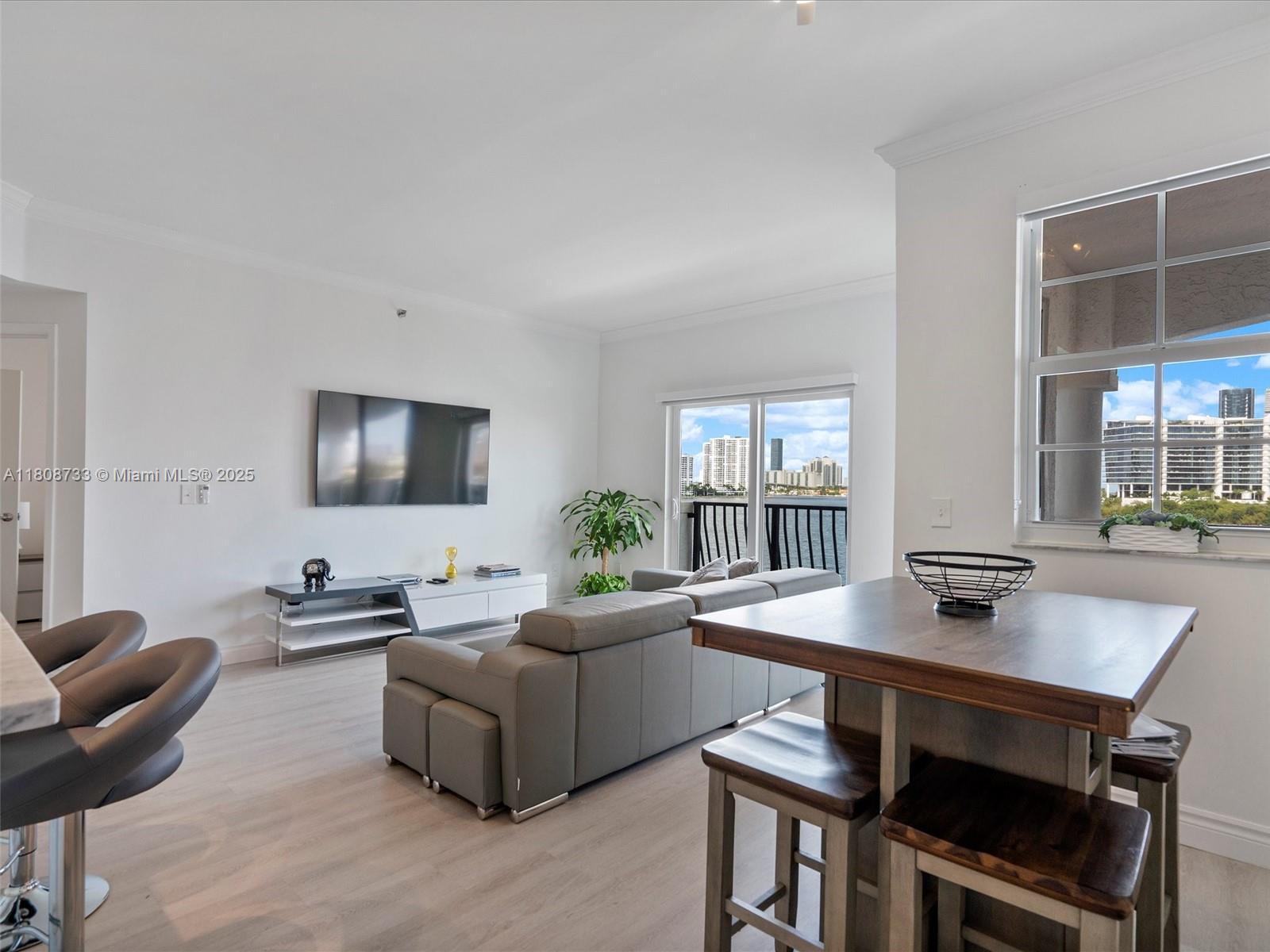 3255 NE 184th St 12508