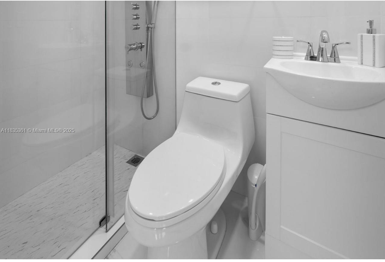 OASIS EN MANGO HILL CONDO - Residential