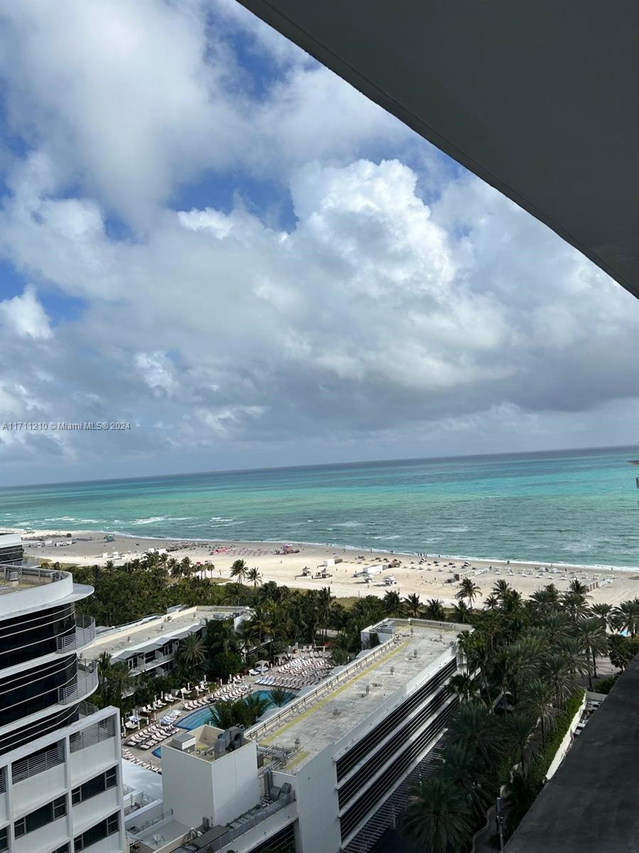 THE DECOPLAGE CONDO - Residential Lease