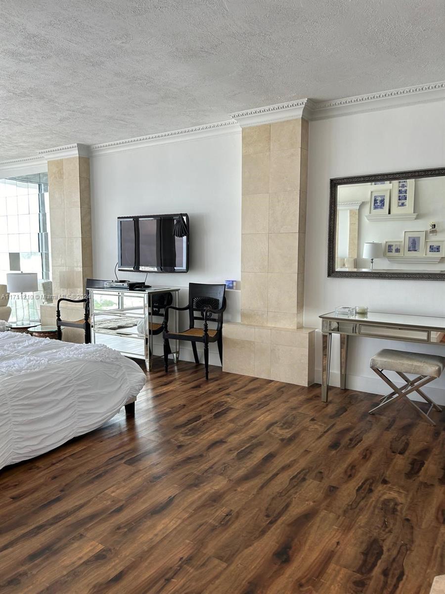 THE DECOPLAGE CONDO - Residential Lease