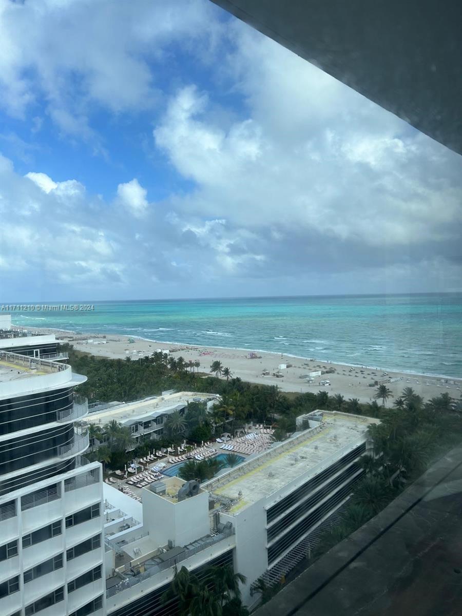 THE DECOPLAGE CONDO - Residential Lease