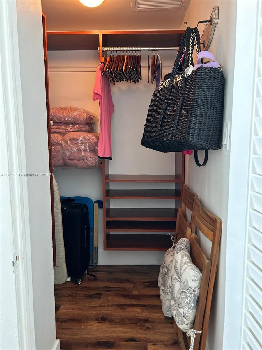 THE DECOPLAGE CONDO - Residential Lease