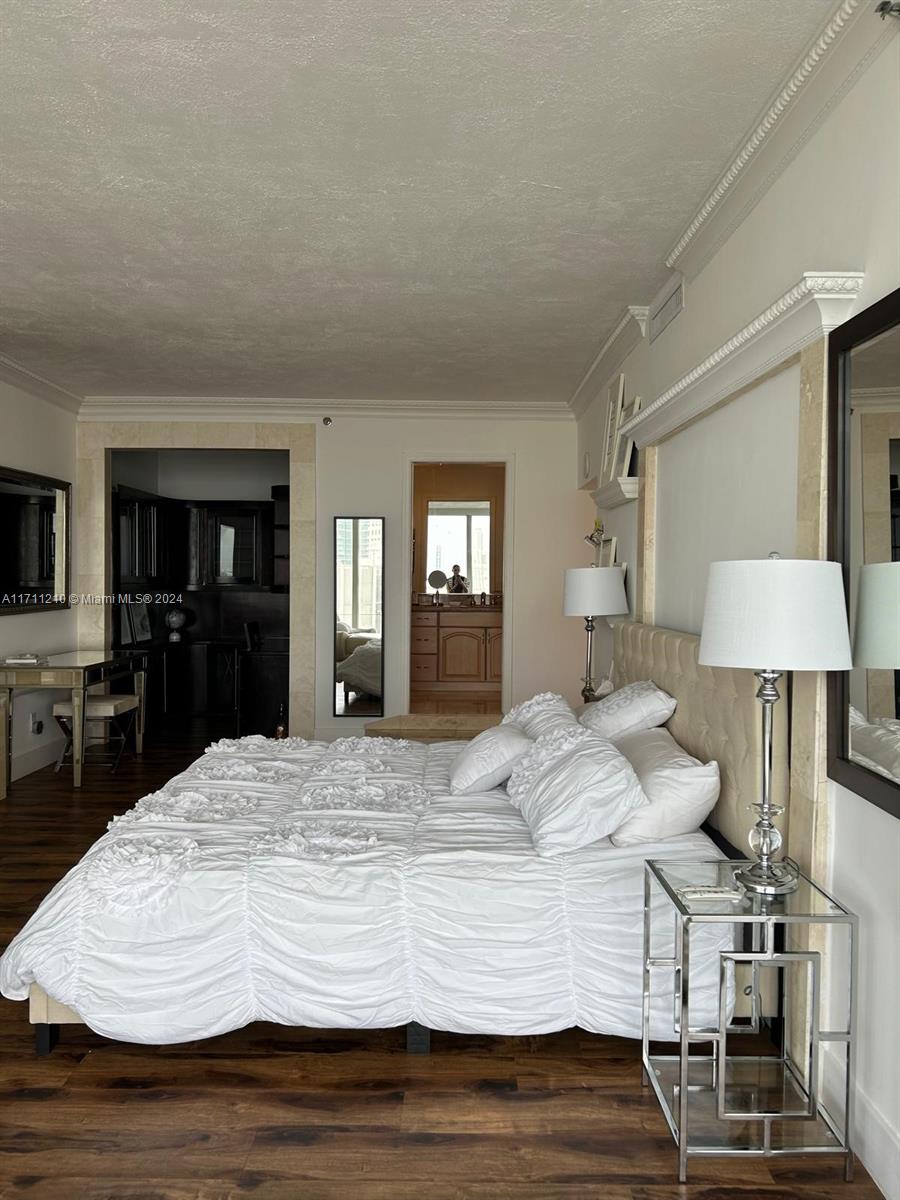 THE DECOPLAGE CONDO - Residential Lease