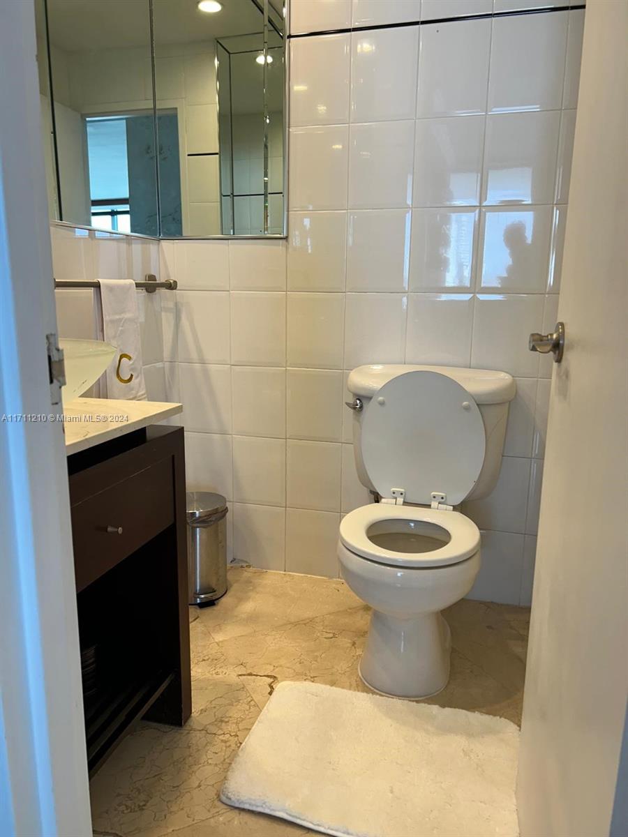 THE DECOPLAGE CONDO - Residential Lease