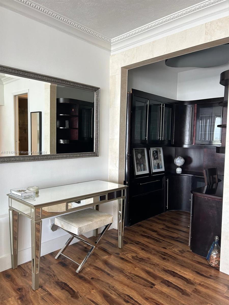 THE DECOPLAGE CONDO - Residential Lease