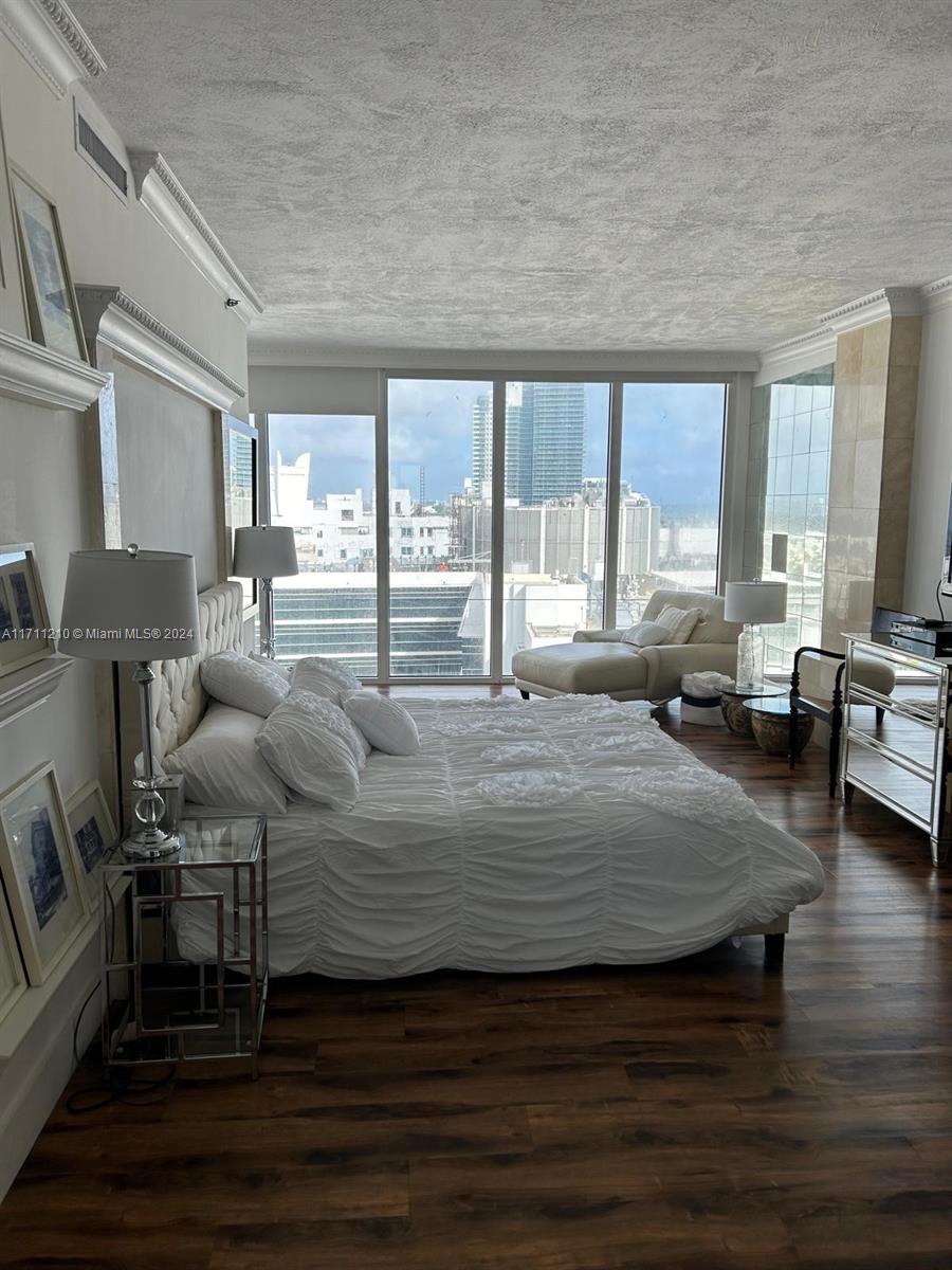 THE DECOPLAGE CONDO - Residential Lease