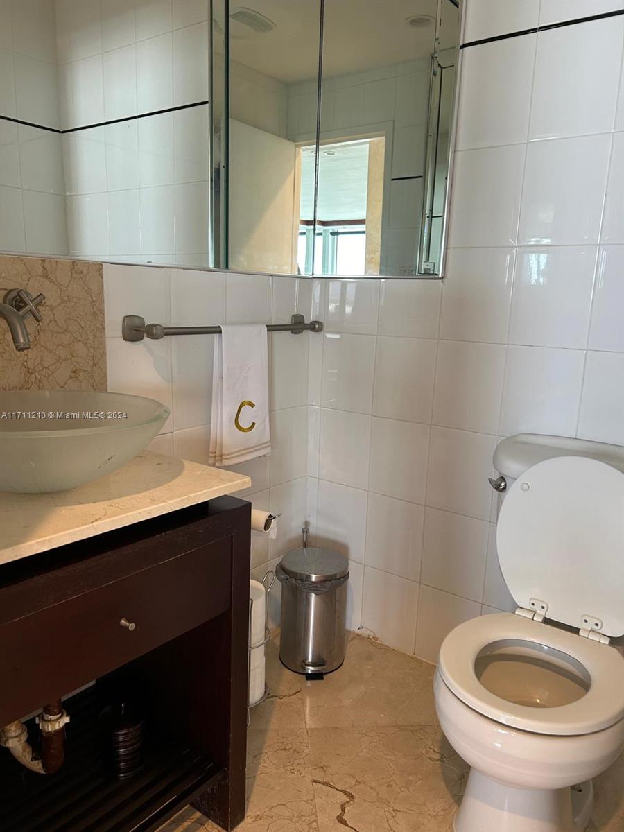 THE DECOPLAGE CONDO - Residential Lease