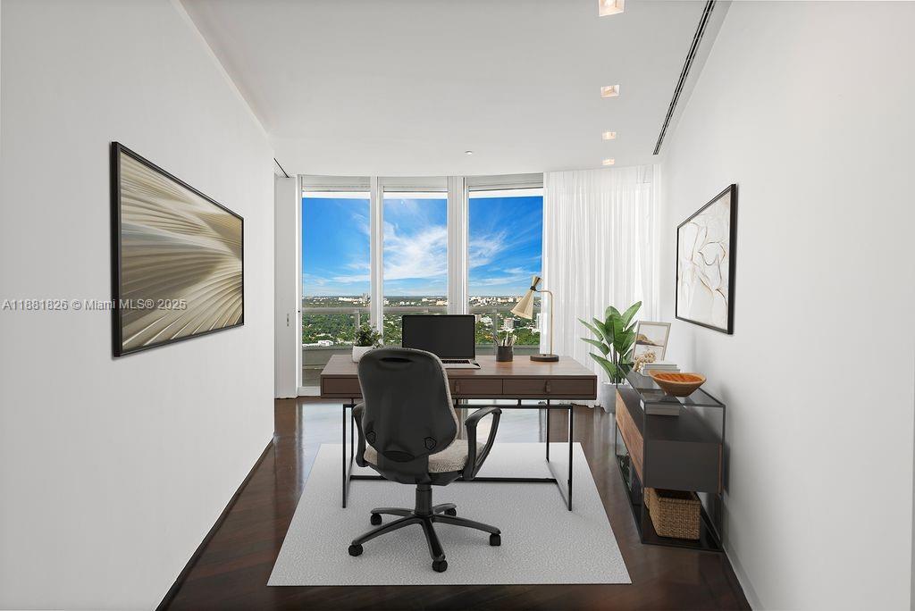 SANTA MARIA CONDO - Residential