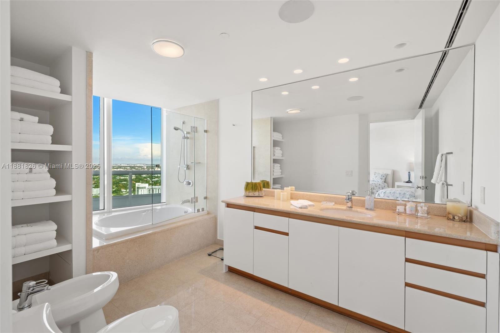 SANTA MARIA CONDO - Residential