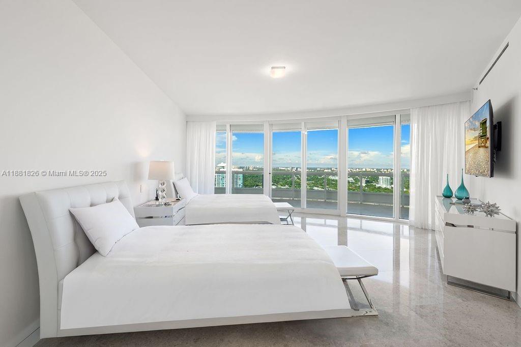 SANTA MARIA CONDO - Residential