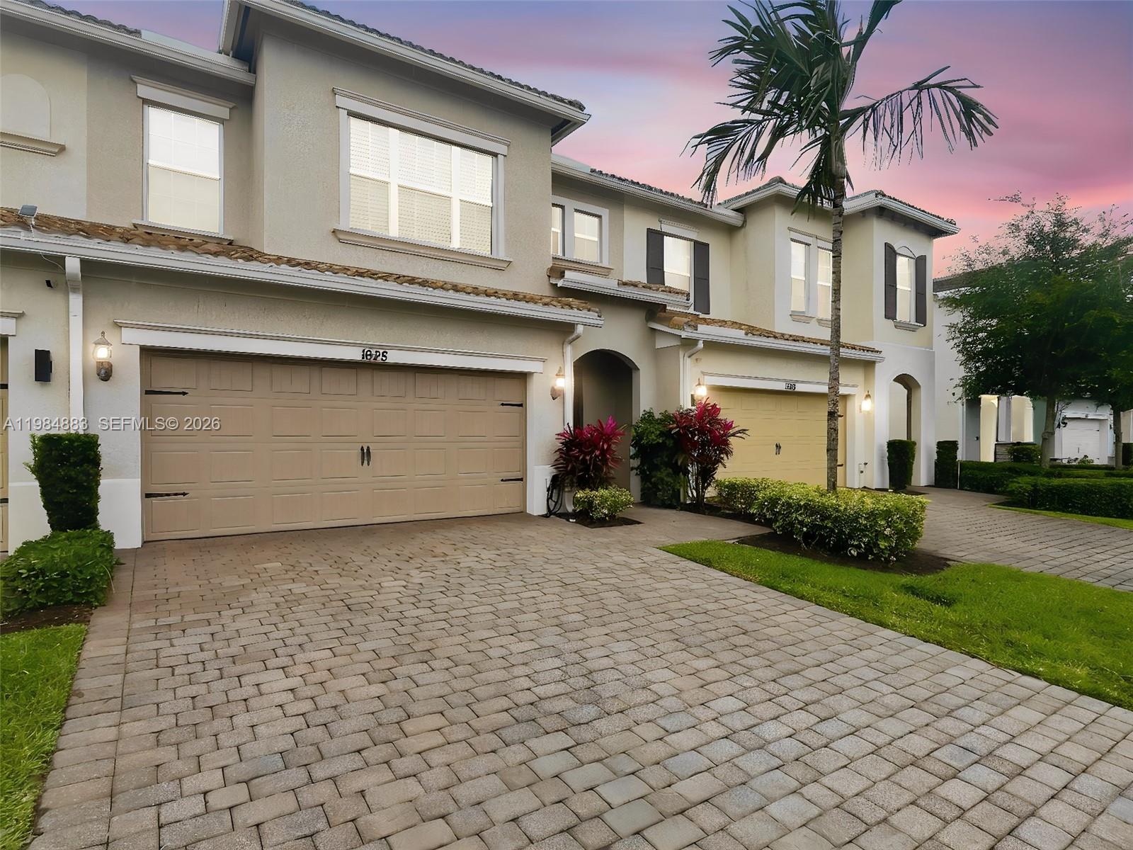 1628 Myrtle Oak Ter