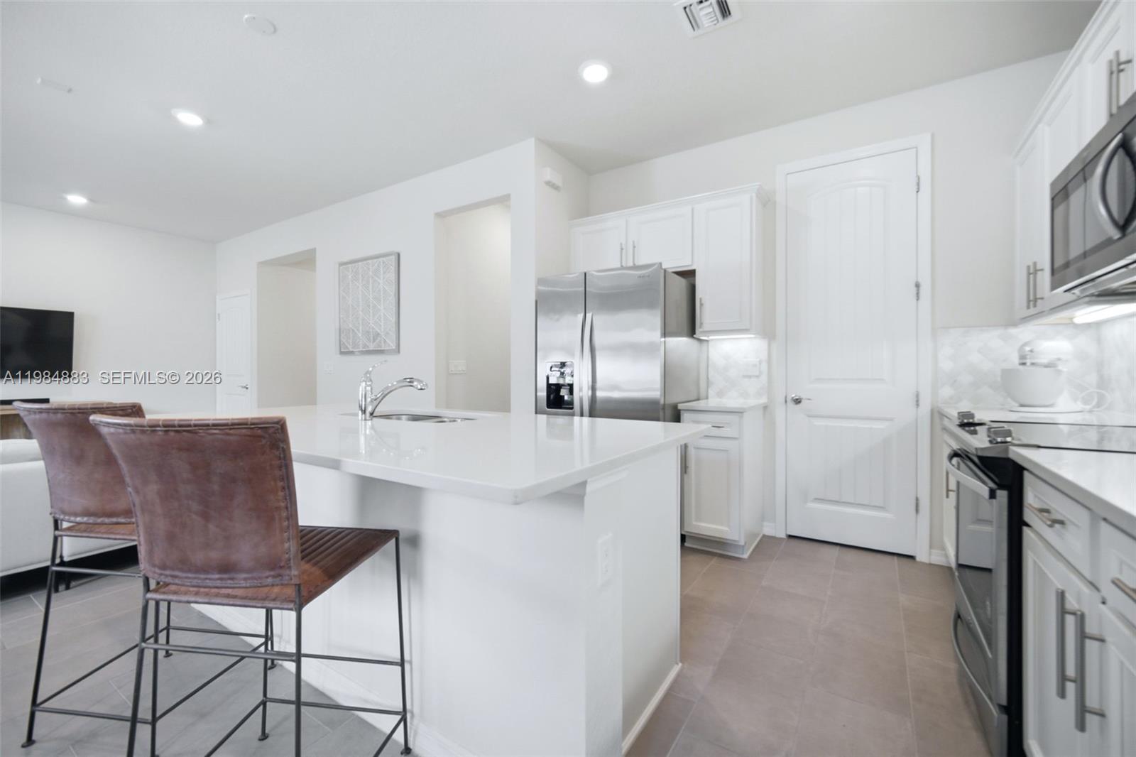 HILLCREST COUNTRY CLUB SO - Residential