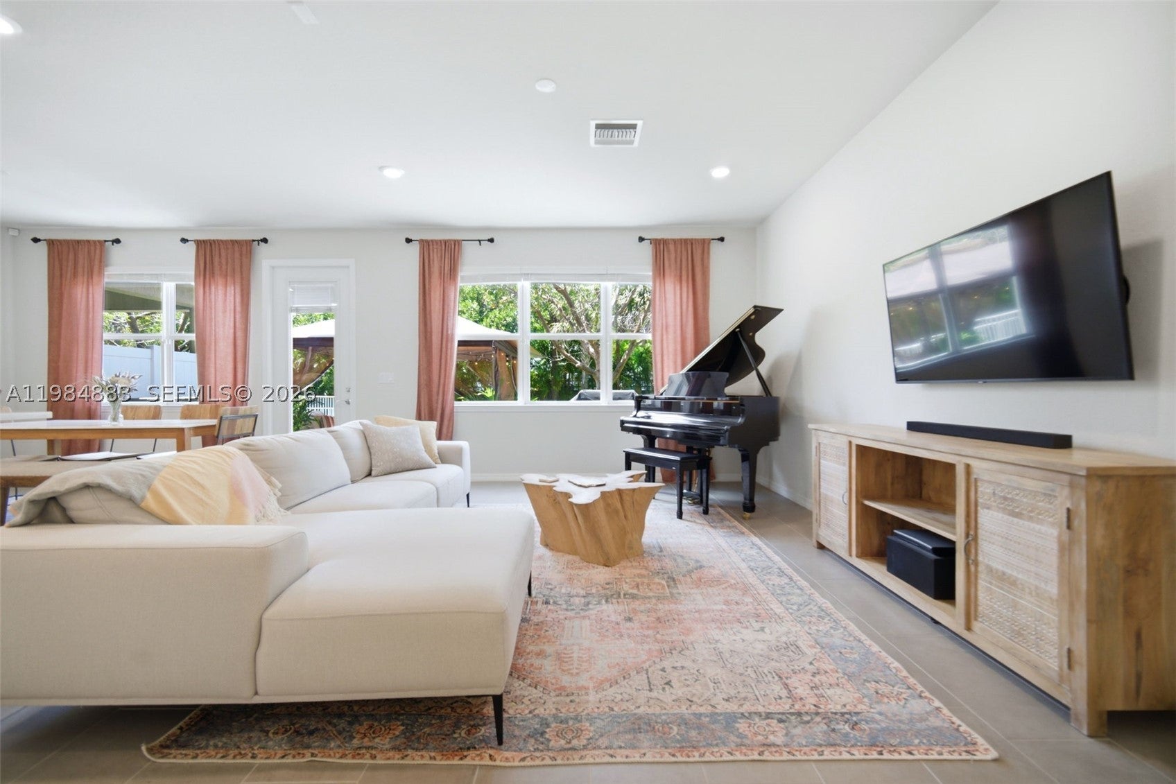 1628 Myrtle Oak Ter