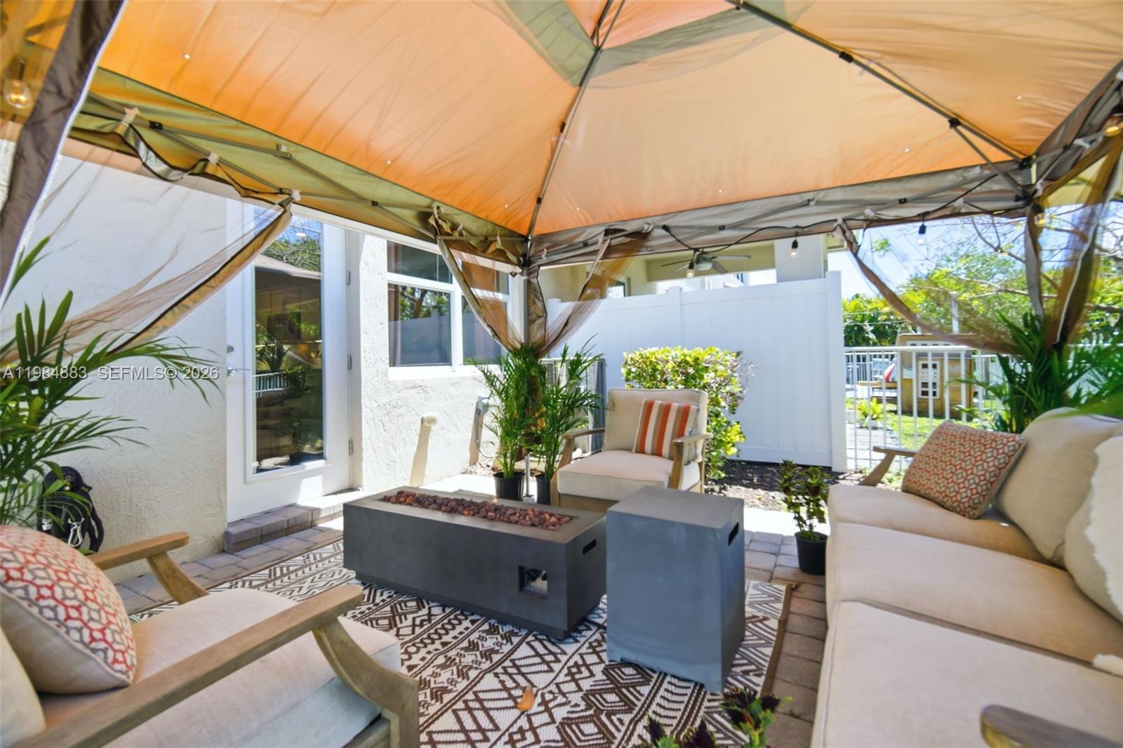 HILLCREST COUNTRY CLUB SO - Residential