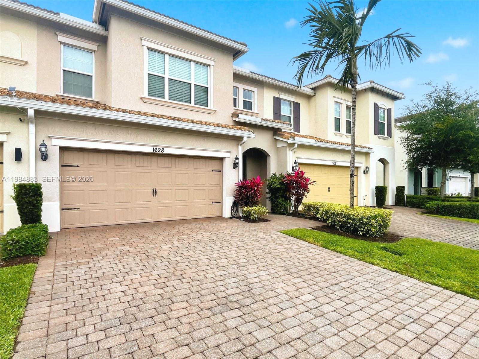 HILLCREST COUNTRY CLUB SO - Residential