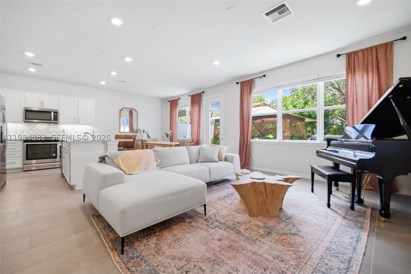 1628 Myrtle Oak Ter