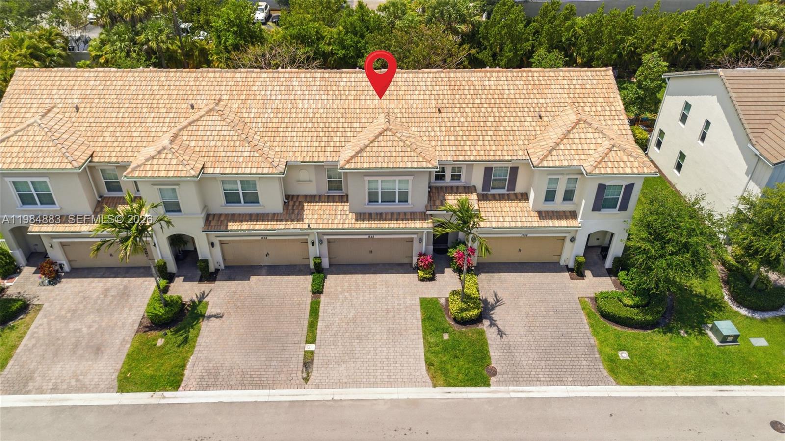 HILLCREST COUNTRY CLUB SO - Residential