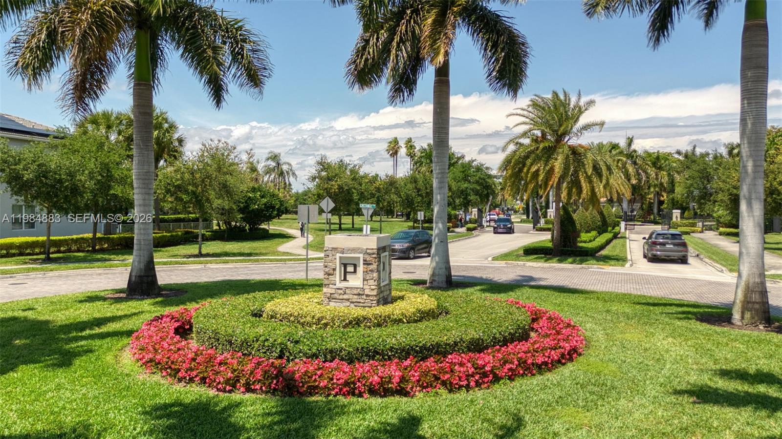 HILLCREST COUNTRY CLUB SO - Residential