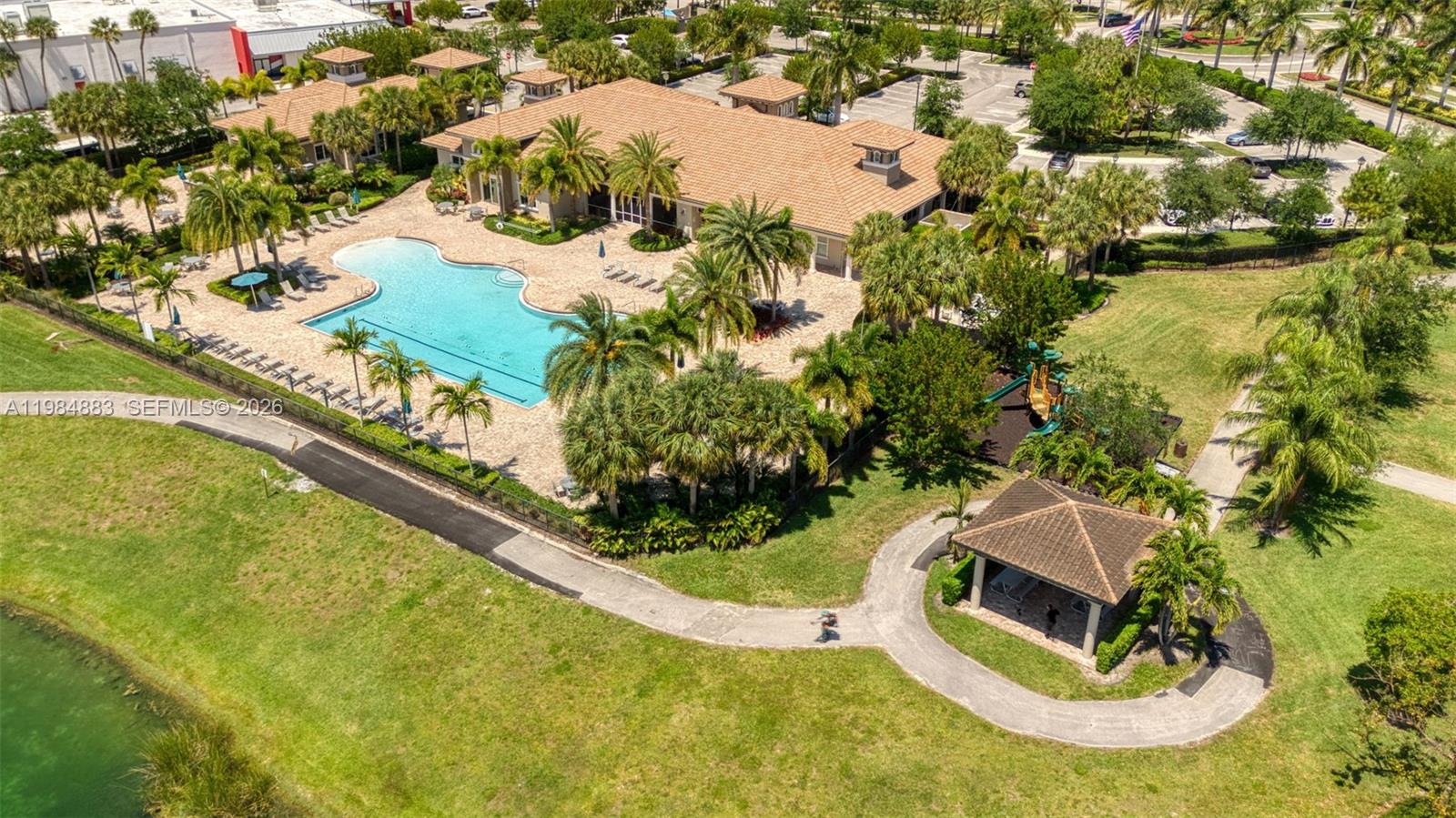 HILLCREST COUNTRY CLUB SO - Residential