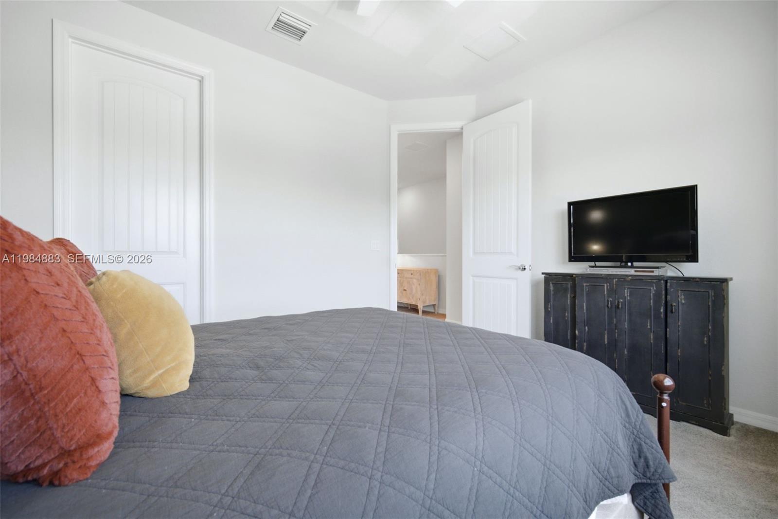 HILLCREST COUNTRY CLUB SO - Residential