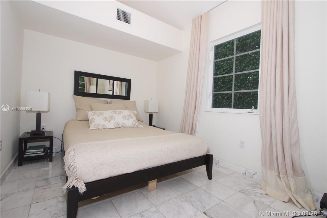 SUNSET ISLANDS-ISLAND NO - Residential