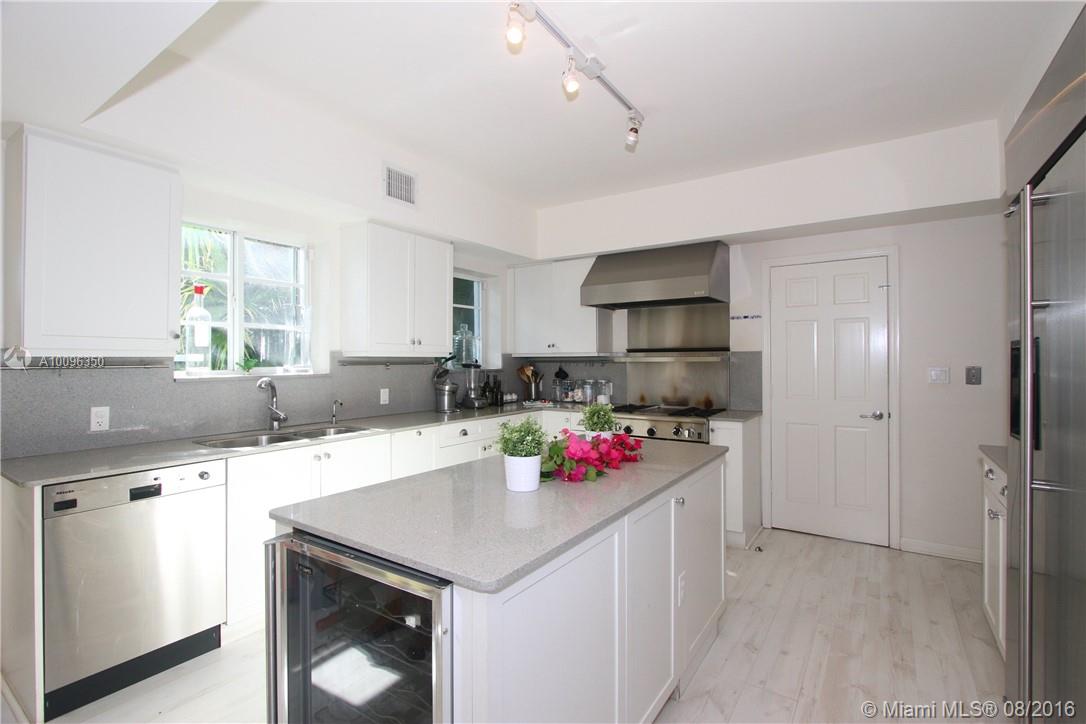 SUNSET ISLANDS-ISLAND NO - Residential