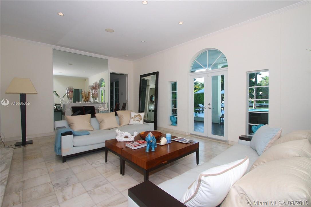 SUNSET ISLANDS-ISLAND NO - Residential