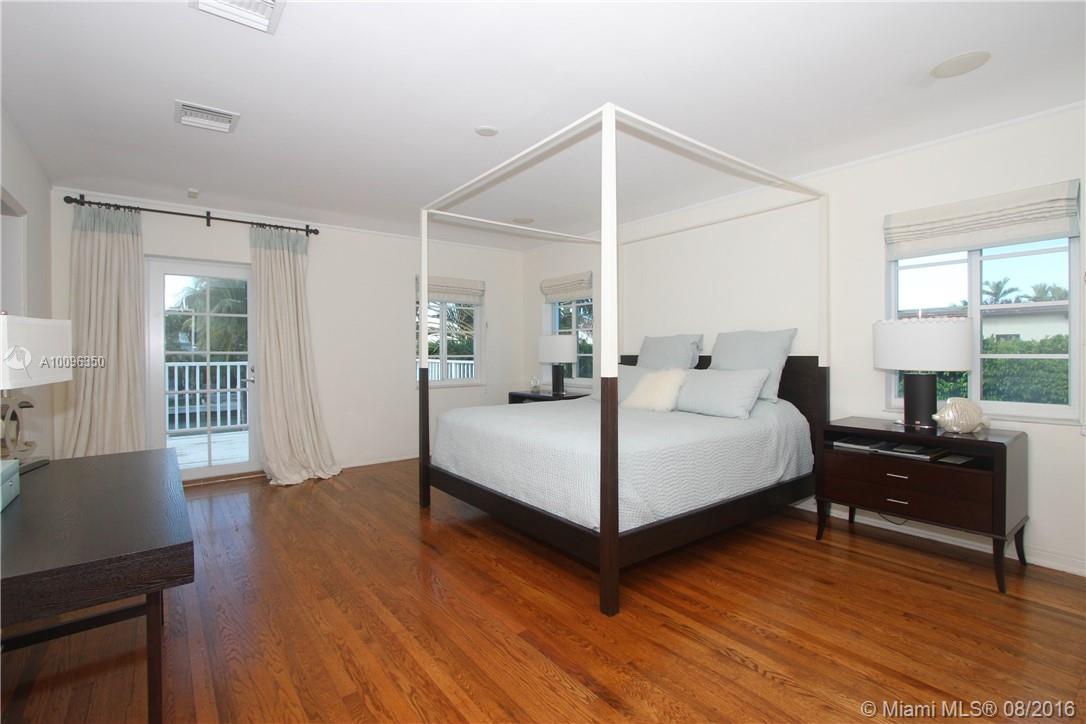 SUNSET ISLANDS-ISLAND NO - Residential