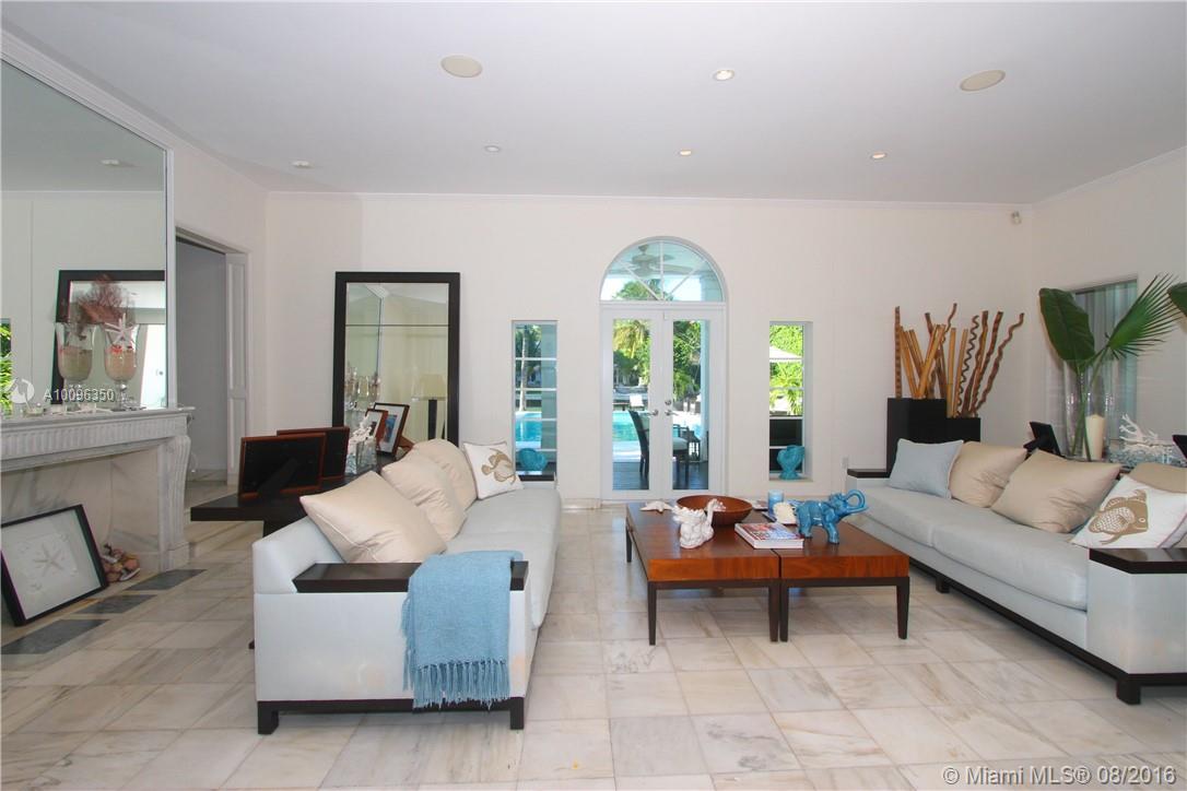 SUNSET ISLANDS-ISLAND NO - Residential