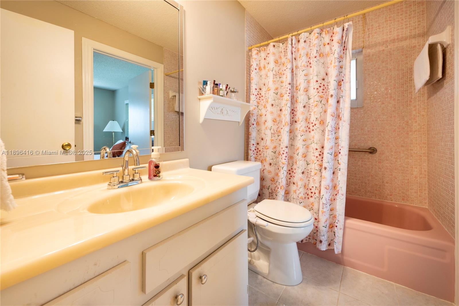 LAUDERDALE WEST 2 SEC - Residential