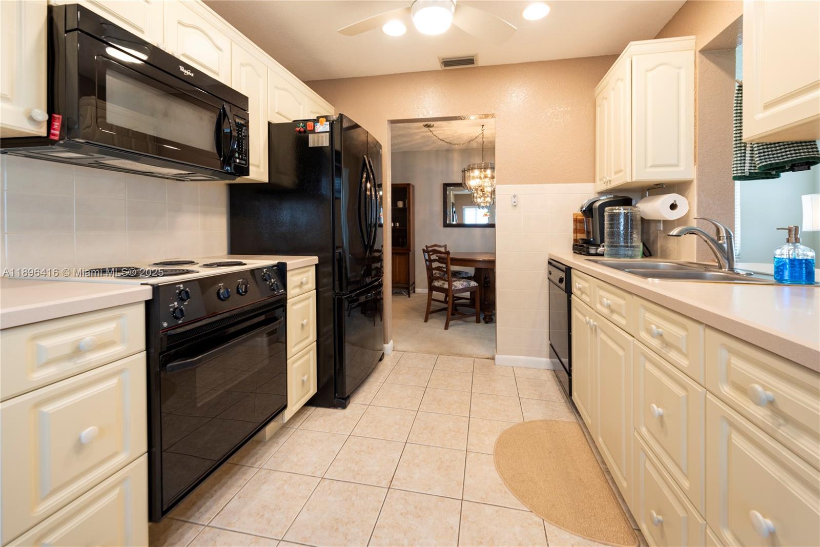 LAUDERDALE WEST 2 SEC - Residential