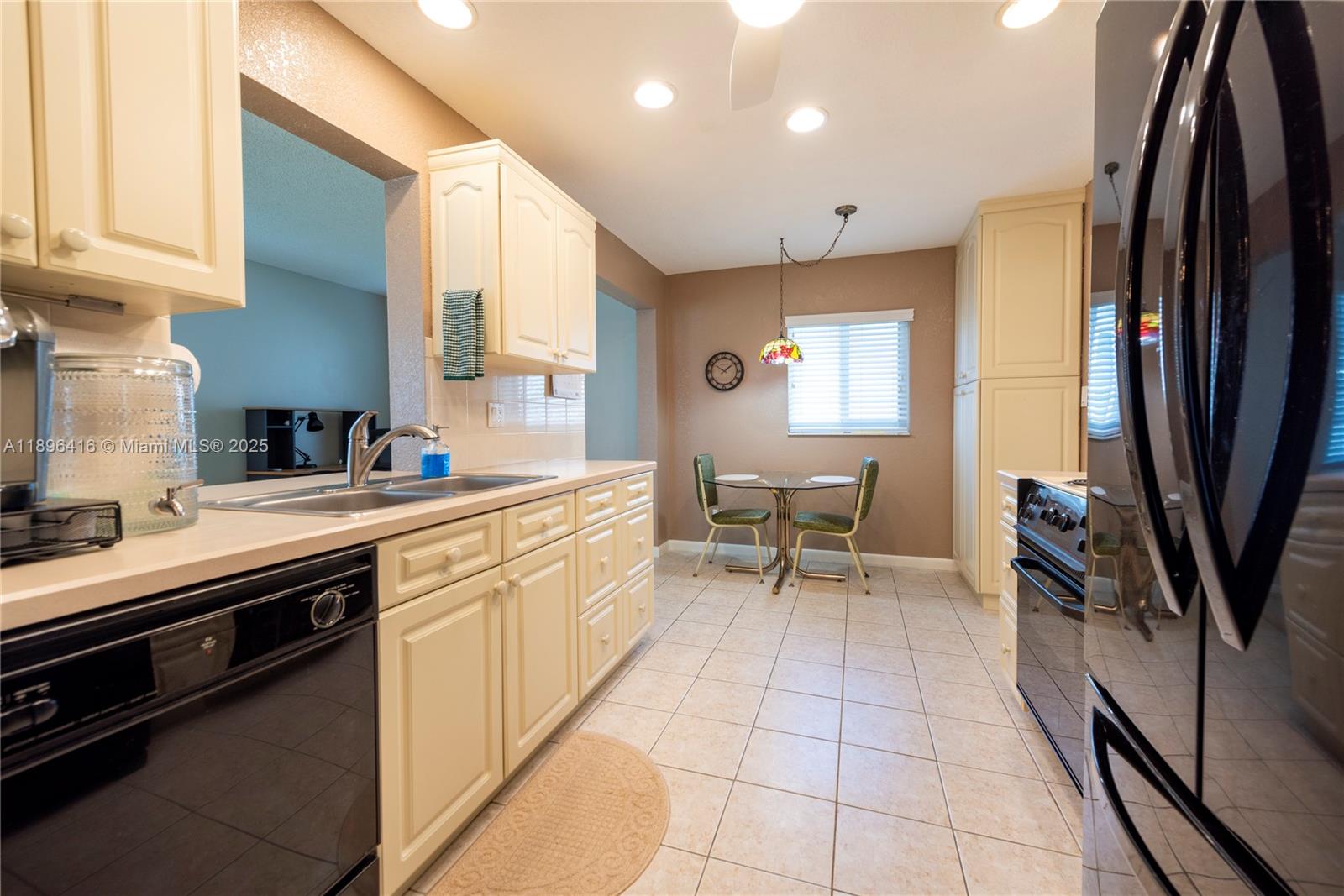 LAUDERDALE WEST 2 SEC - Residential