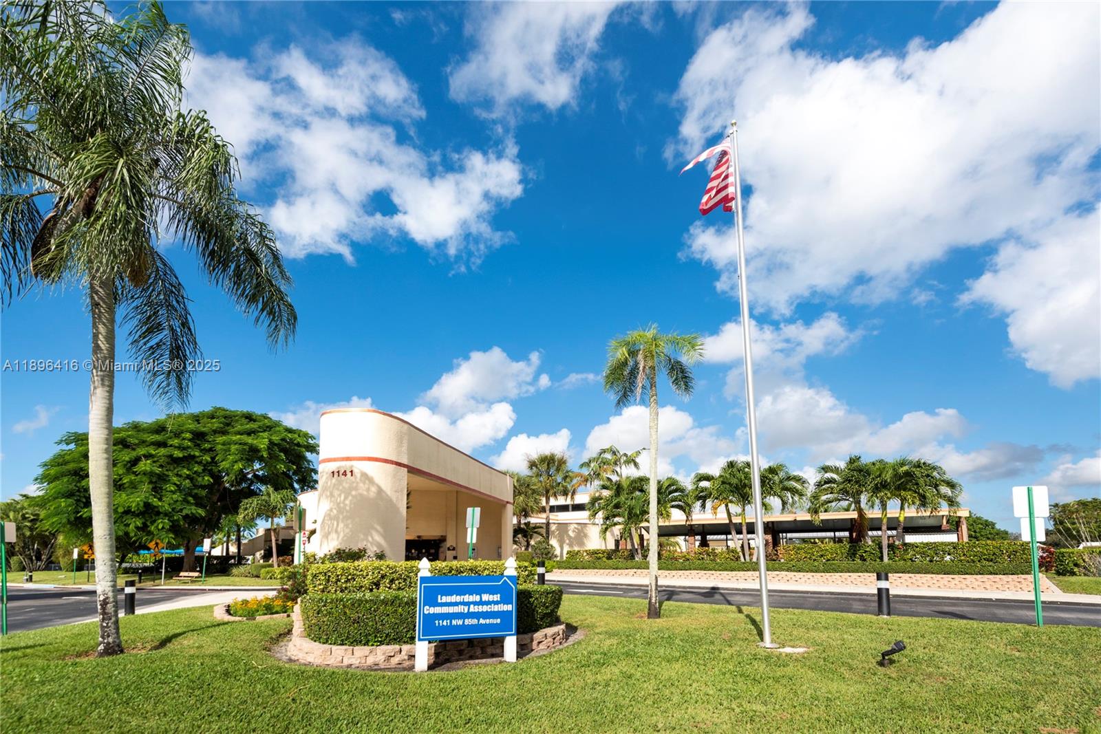 LAUDERDALE WEST 2 SEC - Residential