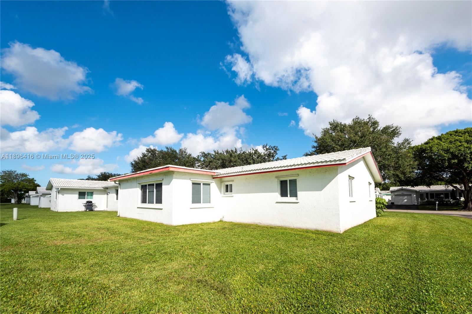 LAUDERDALE WEST 2 SEC - Residential