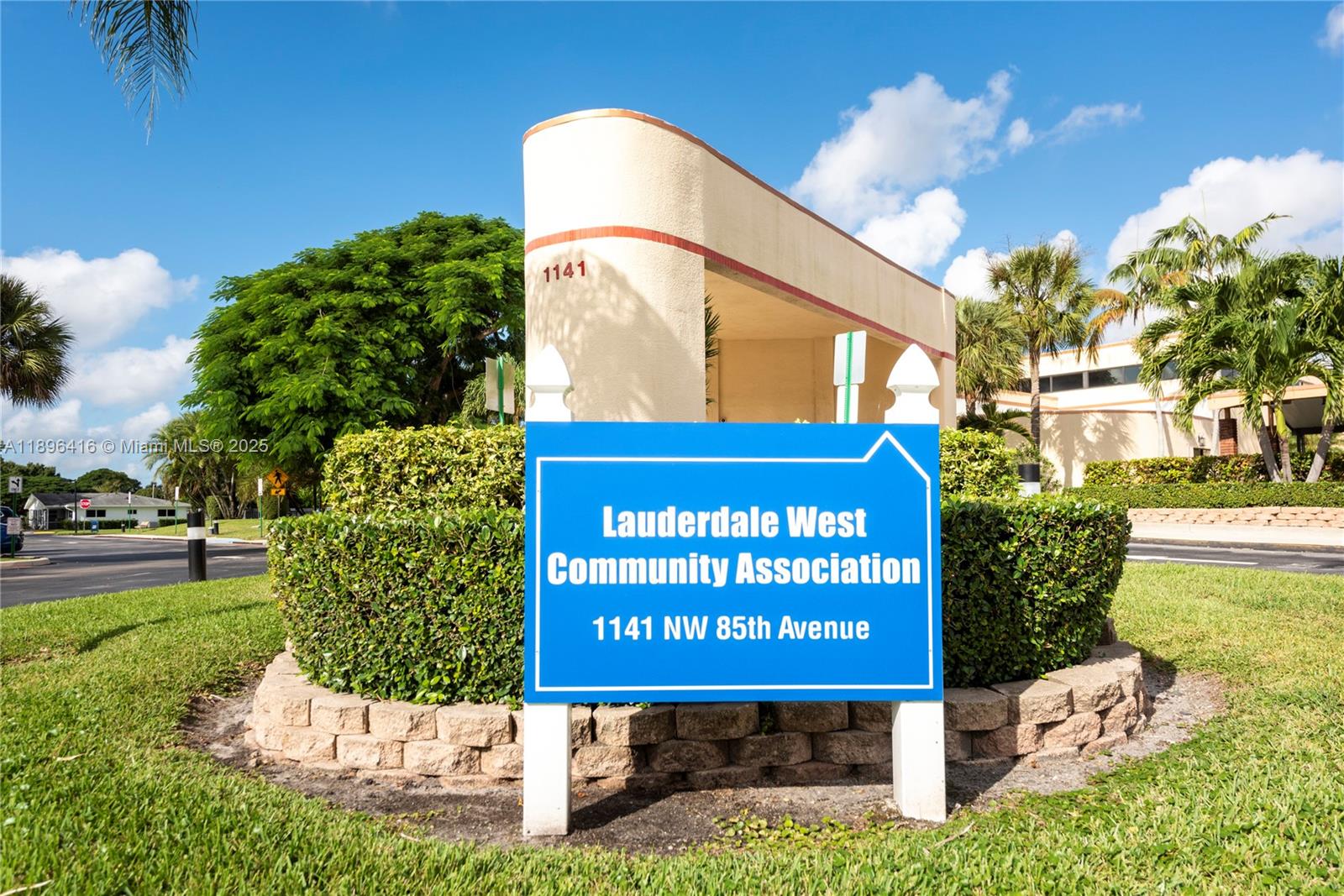 LAUDERDALE WEST 2 SEC - Residential