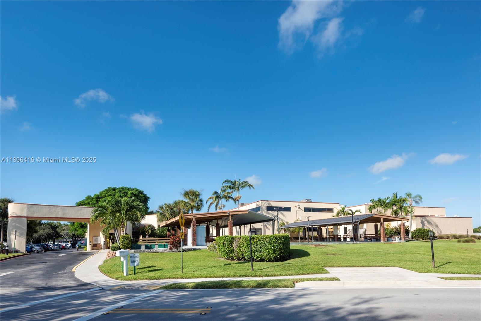 LAUDERDALE WEST 2 SEC - Residential