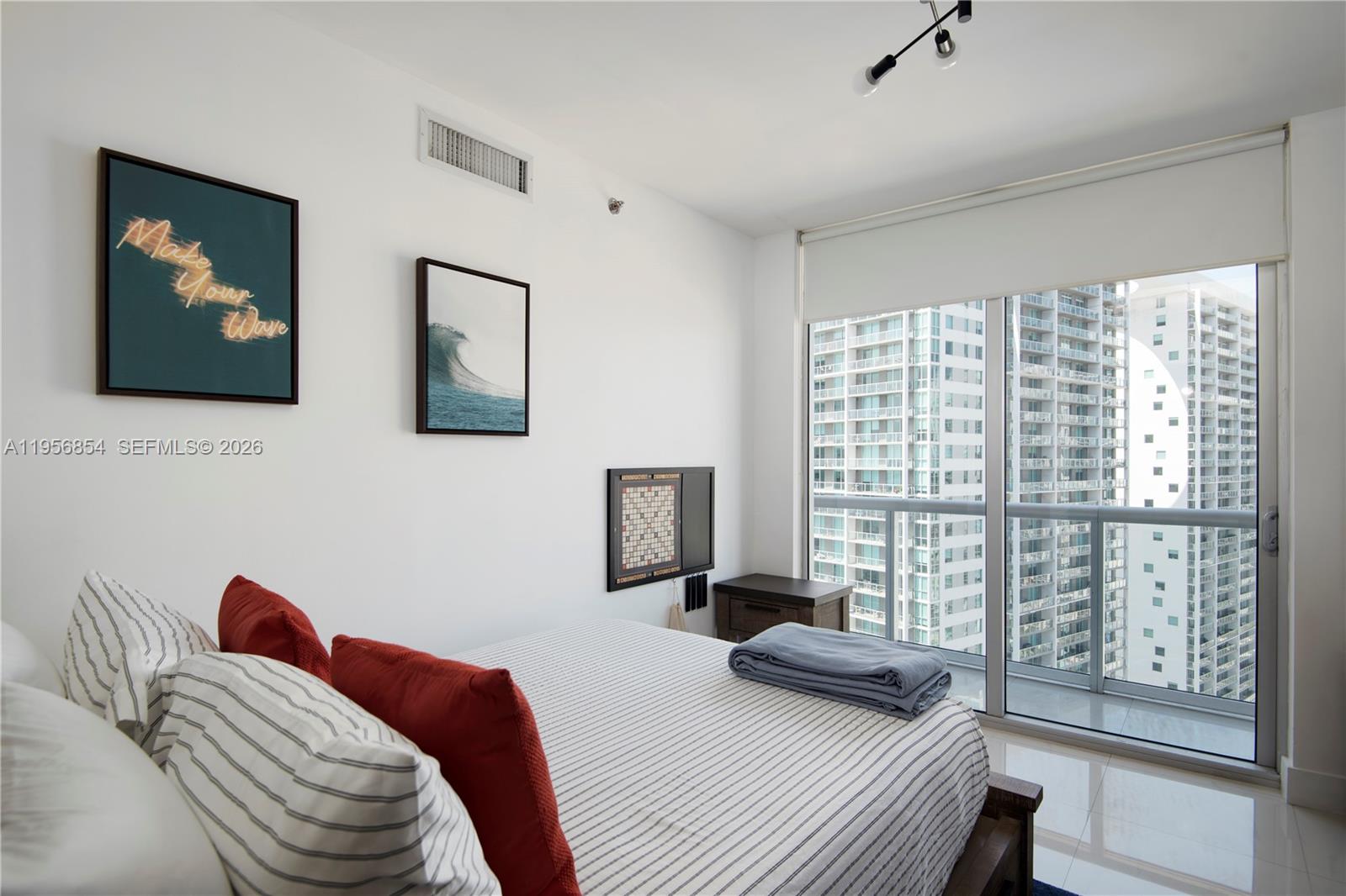 ICON BRICKELL CONDO NO 3 - Residential