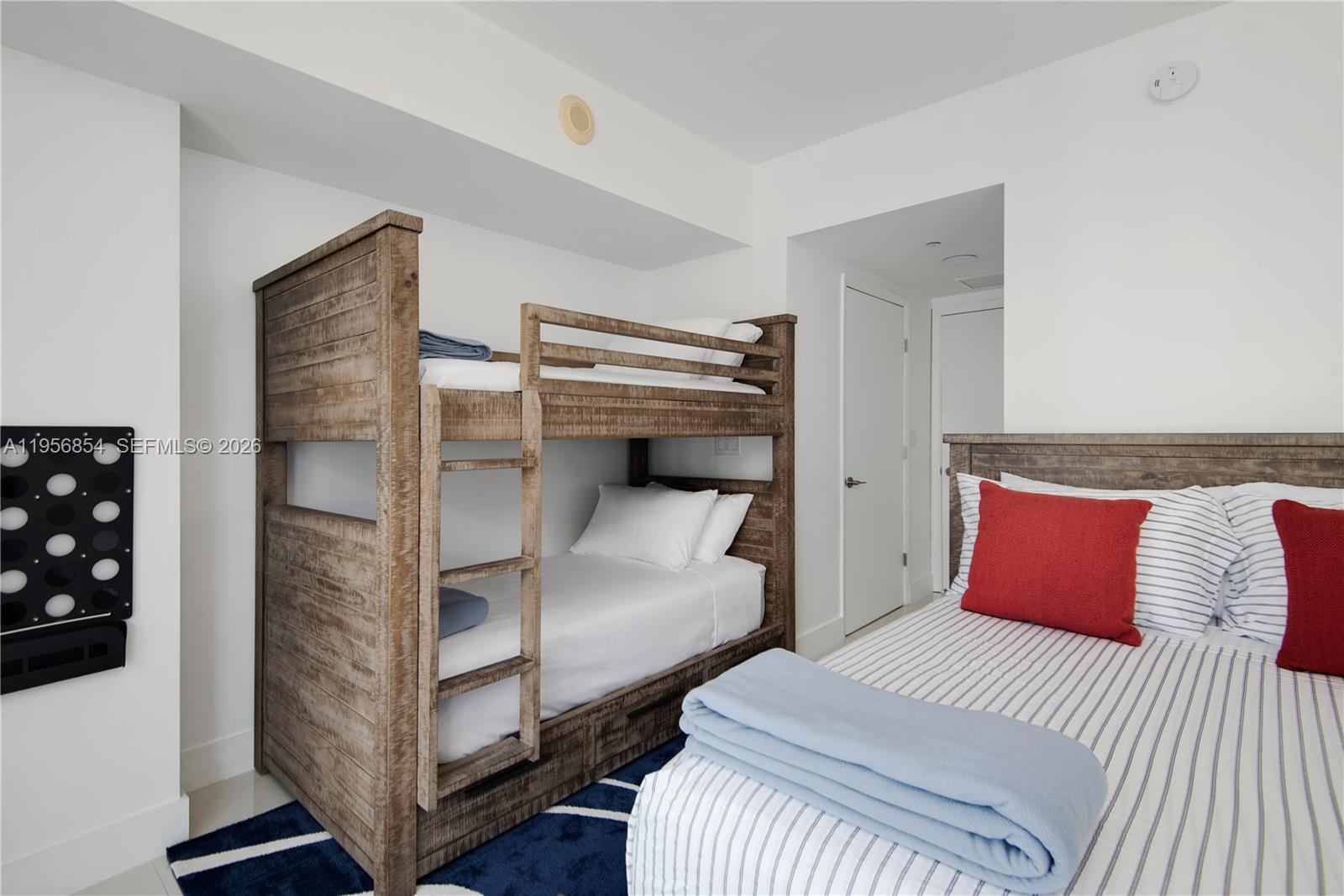 ICON BRICKELL CONDO NO 3 - Residential