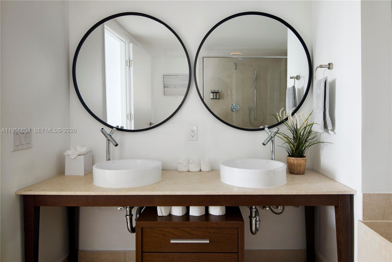 ICON BRICKELL CONDO NO 3 - Residential