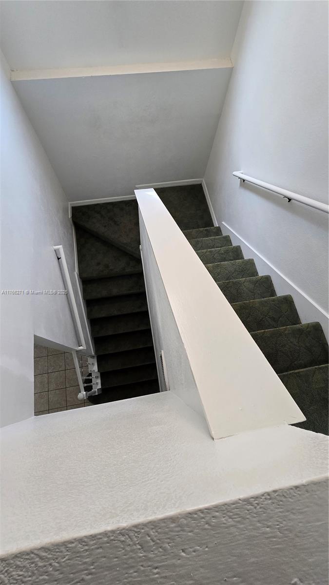 LAKE BERKLEY RESORT VILLAS - Residential