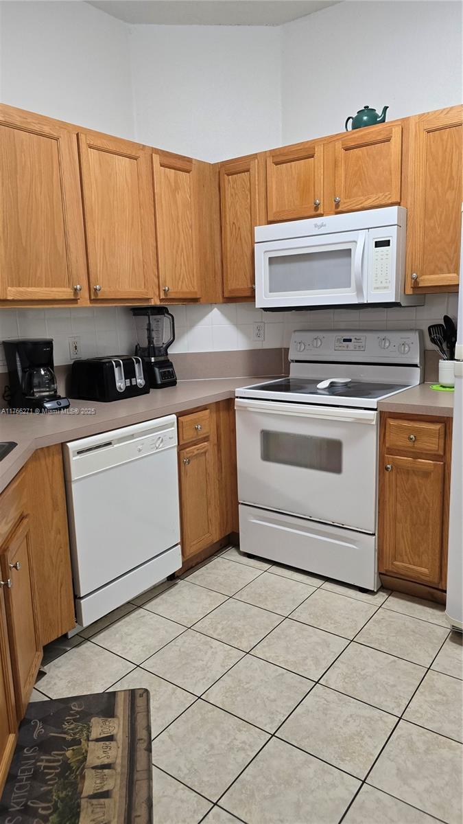 LAKE BERKLEY RESORT VILLAS - Residential