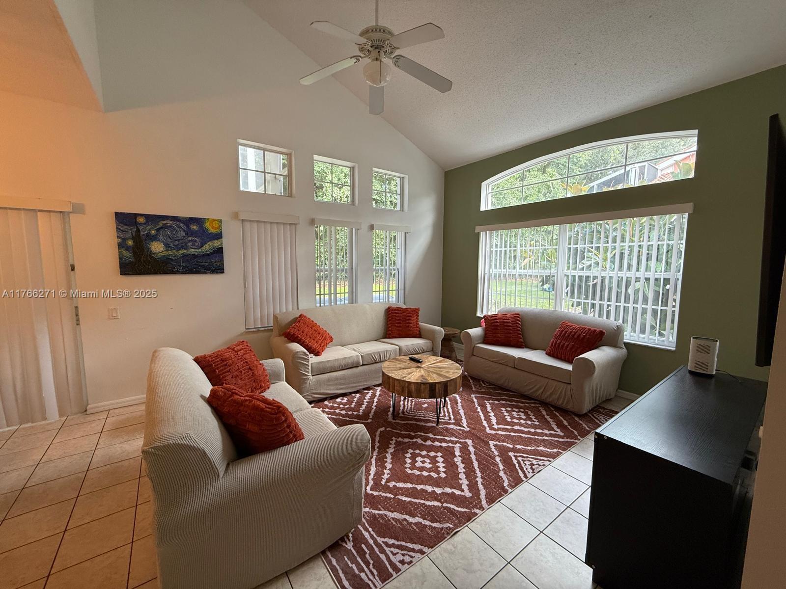 LAKE BERKLEY RESORT VILLAS - Residential