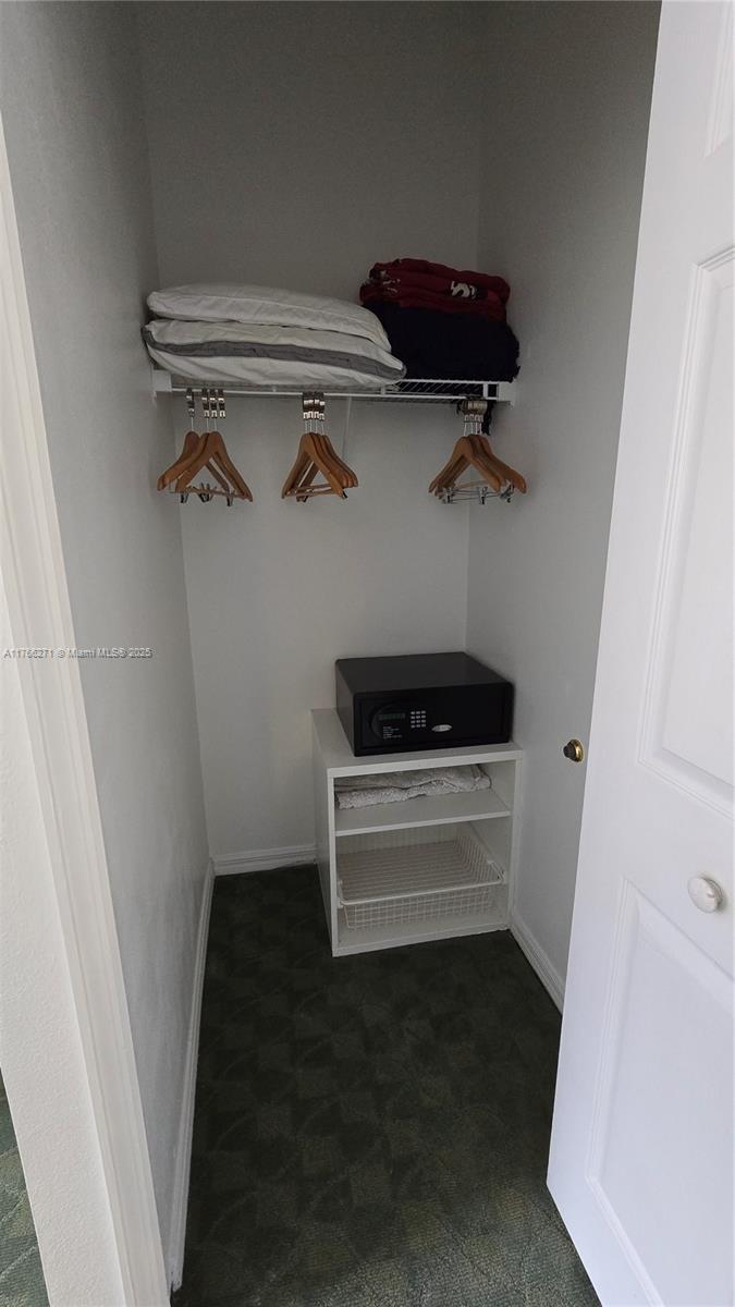 LAKE BERKLEY RESORT VILLAS - Residential