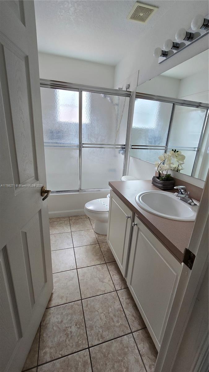 LAKE BERKLEY RESORT VILLAS - Residential