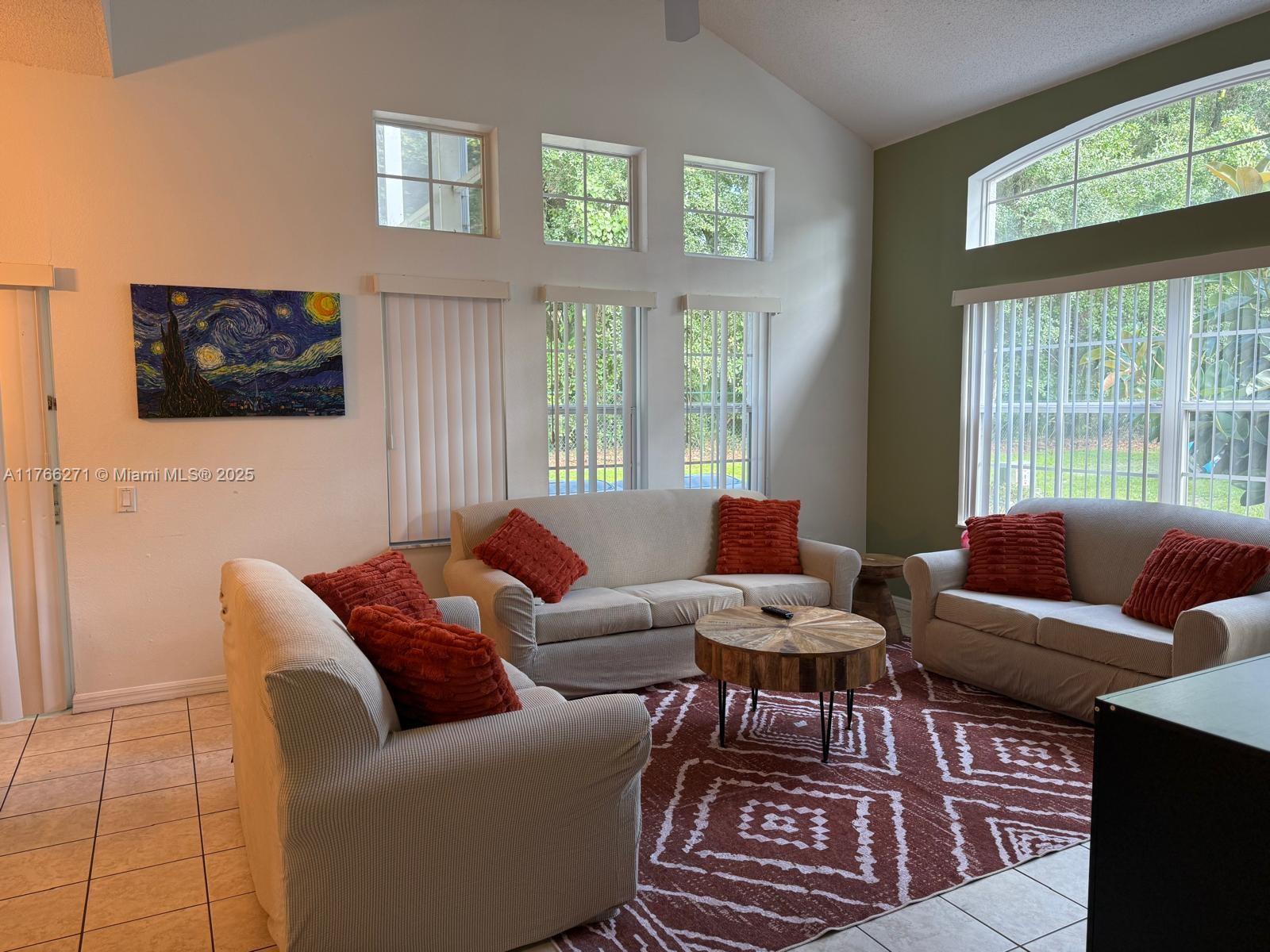 LAKE BERKLEY RESORT VILLAS - Residential