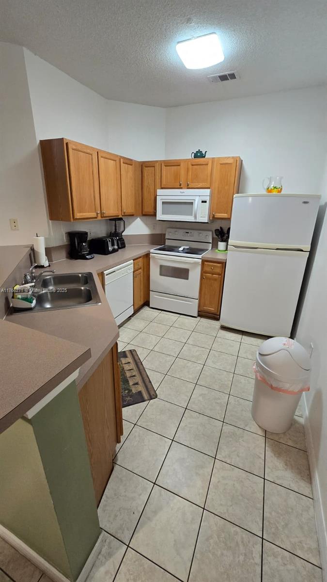 LAKE BERKLEY RESORT VILLAS - Residential