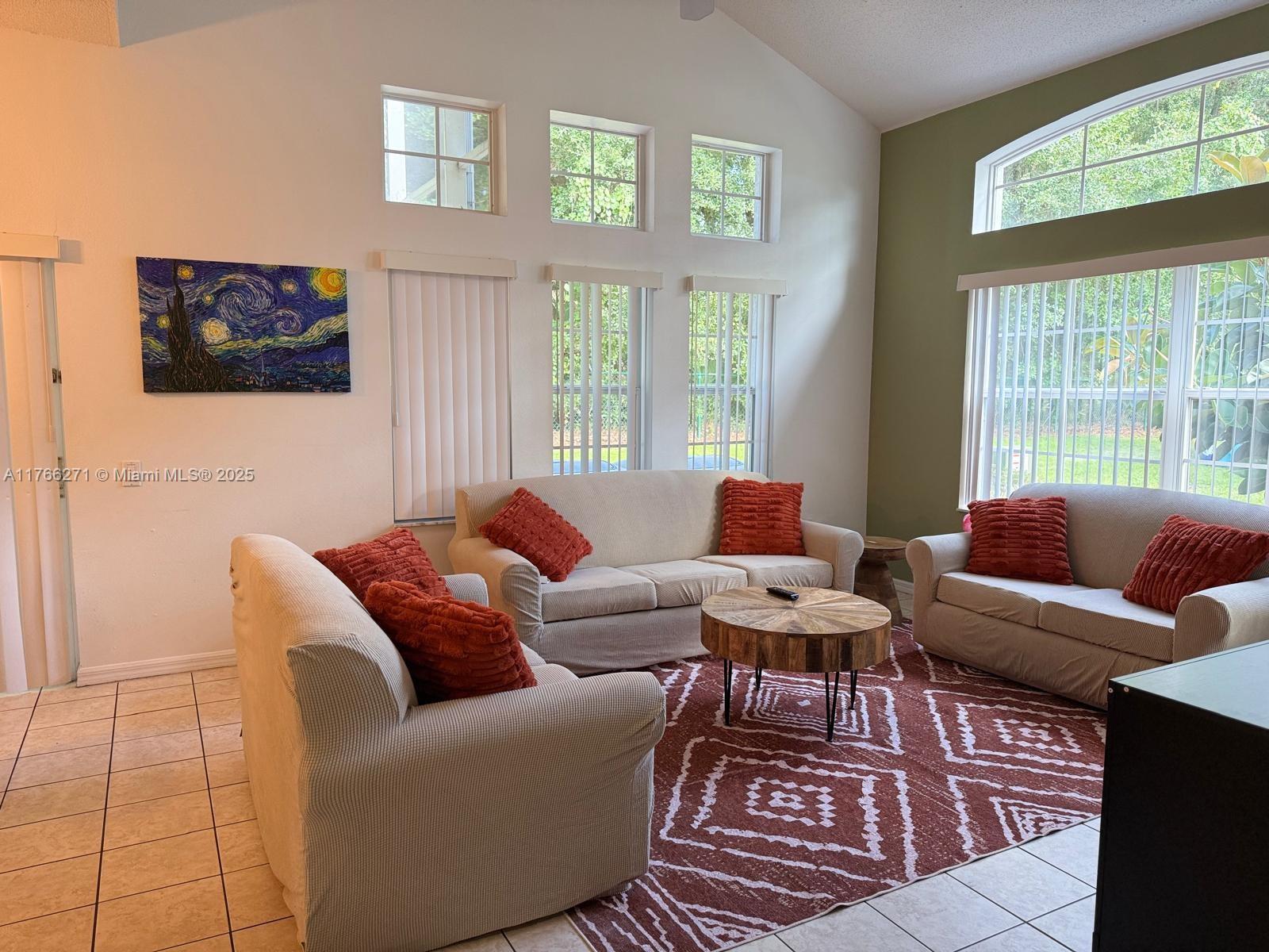 LAKE BERKLEY RESORT VILLAS - Residential