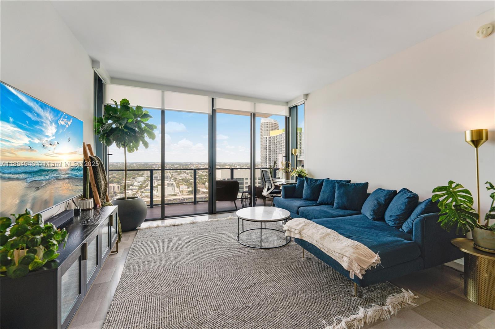 88 SW 7th St 2910