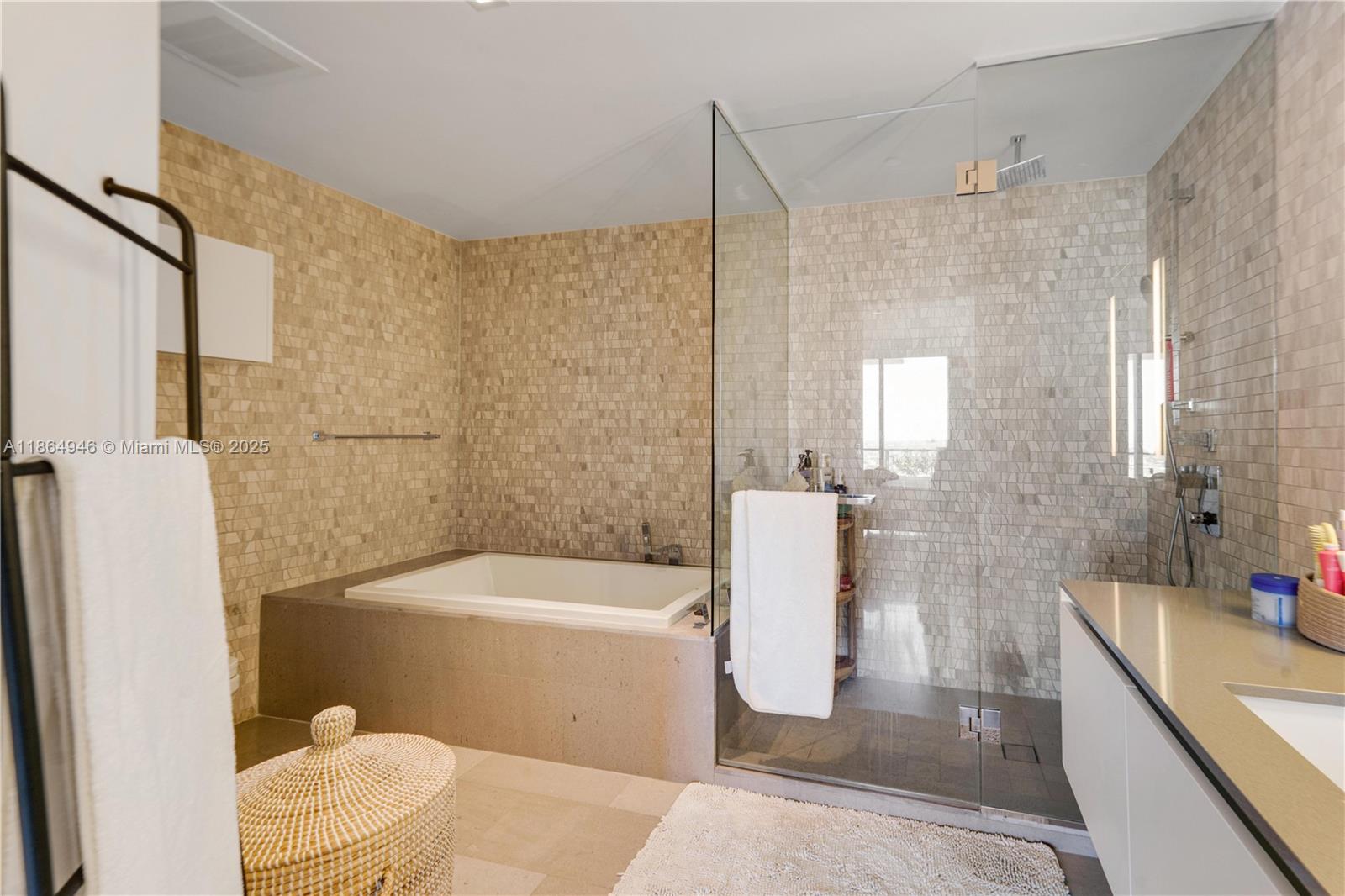 RISE CONDO - Residential